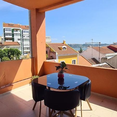 דירות Relax In Lisbon For 4 People With Terrace And Parking מראה חיצוני תמונה