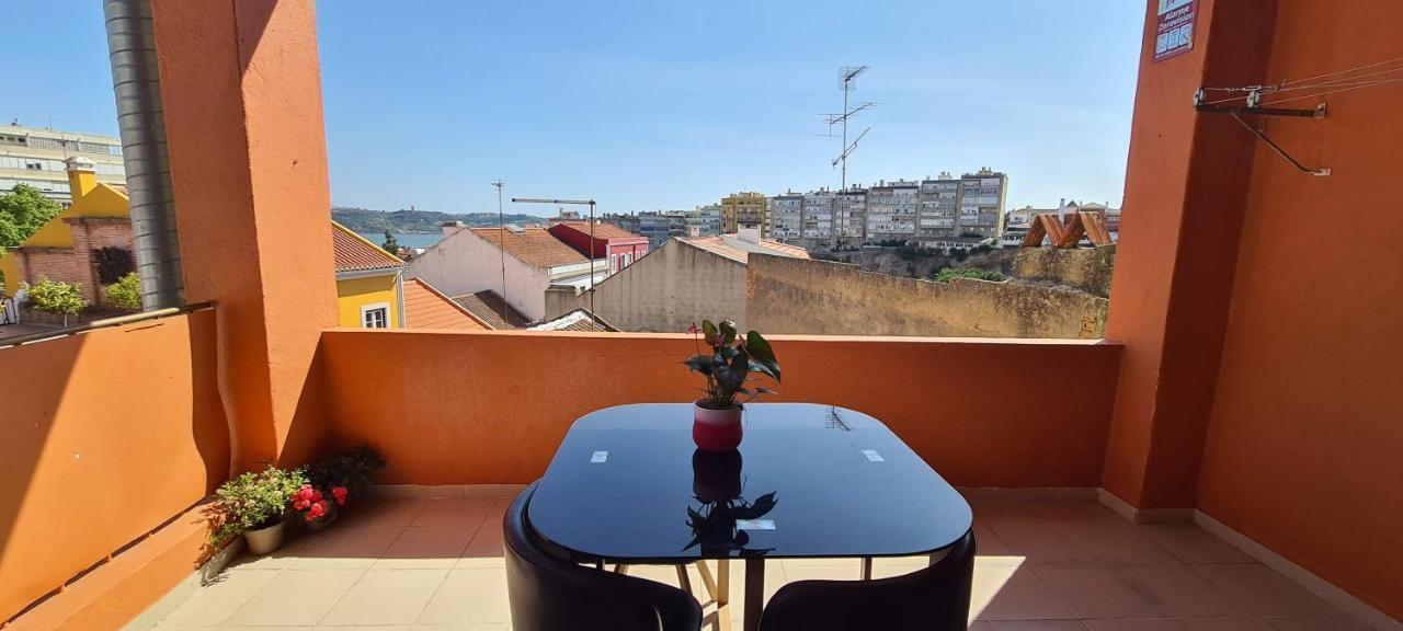 דירות Relax In Lisbon For 4 People With Terrace And Parking מראה חיצוני תמונה